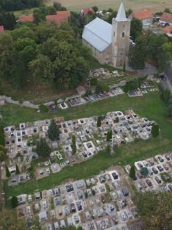Cmentarze